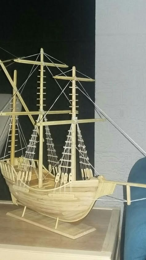 Diy Crafts Easy At Home, Small Easy Woodworking Projects, Model Boats Building, Popsicle Stick Houses, Boat Crafts, Model Ship Building, Idea Room, Door Glass Design, Woodworking Inspiration