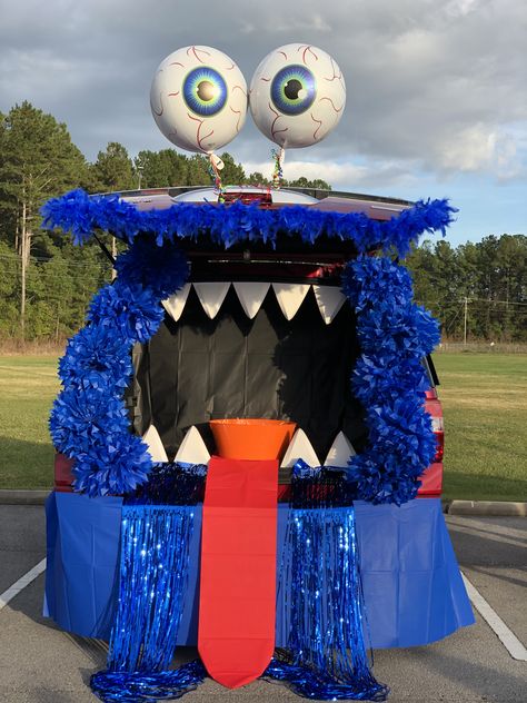 Trunk Or Treat Not Scary, Monster Mouth Trunk Or Treat, Black Cat Trunk Or Treat Ideas, Trunk Or Treat Monster, Jeep Trunk Or Treats, Monster Trunk Or Treat, Backyard Halloween Party, Trunker Treat Ideas, Halloween Teeth