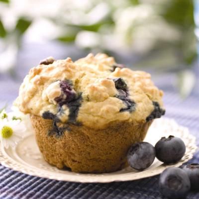 Blueberry Lemon Yogurt Muffins | Ready Set Eat Lemon Yogurt Muffins, Oats Yogurt, Cottage Cheese Muffins, Lemon Muffin Recipes, Yogurt Muffins, Moist Muffins, Lemon Blueberry Muffins, Lemon Yogurt, Lemon Muffins