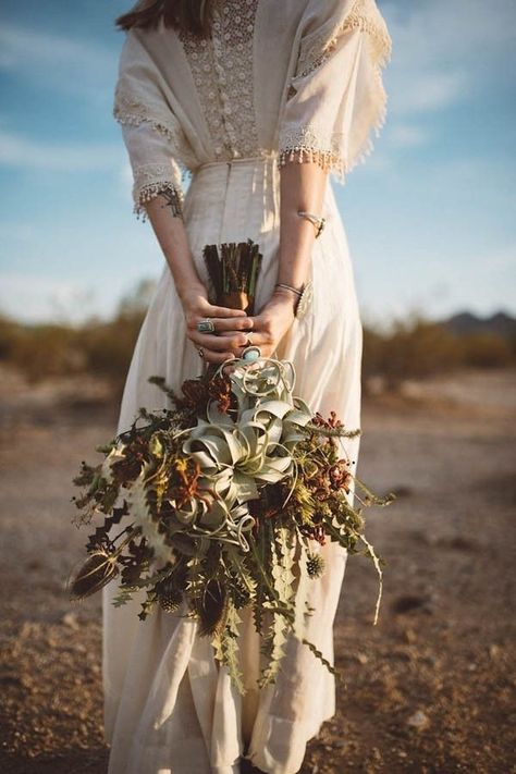 Southwestern Wedding Decor, Bohemian Wedding Bouquet, Antique Wedding Dresses, Man Bouquet, Southwestern Wedding, Succulent Wedding, Wedding Boho, Flower Crowns, Desert Wedding