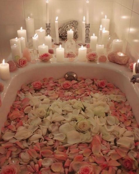 Bath Aesthetic, Moon Bath, Spiritual Bath, Full Moon Ritual, Dream Bath, Flower Bath, Ritual Bath, Relaxing Bath, Bathtubs