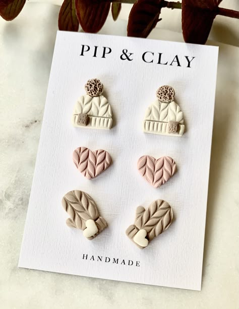 Clay Jewelry Diy Necklace, Hypoallergenic Clay Earrings Gift, Clay Earrings Christmas Design, Winter Clay Earring Ideas, Winter Clay Earrings, Pink Christmas Polymer Clay Earrings, Winter Earrings Polymer Clay, Polymer Clay Earrings Cottagecore, Clay Earring Ideas