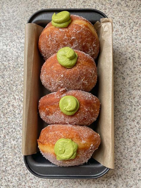 Matcha Donut Recipe, Matcha Mochi Donut, Matcha Croissant Recipe, Matcha Baked Goods, Matcha Doughnut, Japanese Doughnut, Matcha Pastries, Matcha Glaze, Matcha Donut