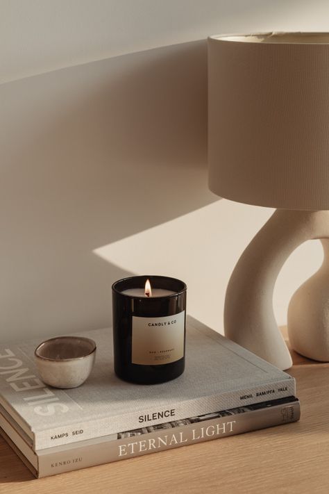 Photos Of Candles, Photo Ideas For Candles, Candle Interior Design, Bedroom Product Photography, Stock Photos Aesthetic, Product Photography Luxury, Luxury Candle Photography Ideas, Luxury Candle Photography, Candle Esthetics