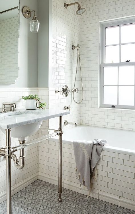 How to Make Subway Tile Look Classic, Not Basic - Room for Tuesday White Subway Tile Bathroom, Marble Bathtub, Subway Tiles Bathroom, 1920s House, White Subway Tile, Bathroom Trends, Bad Design, Bath Room, Bathroom Renos