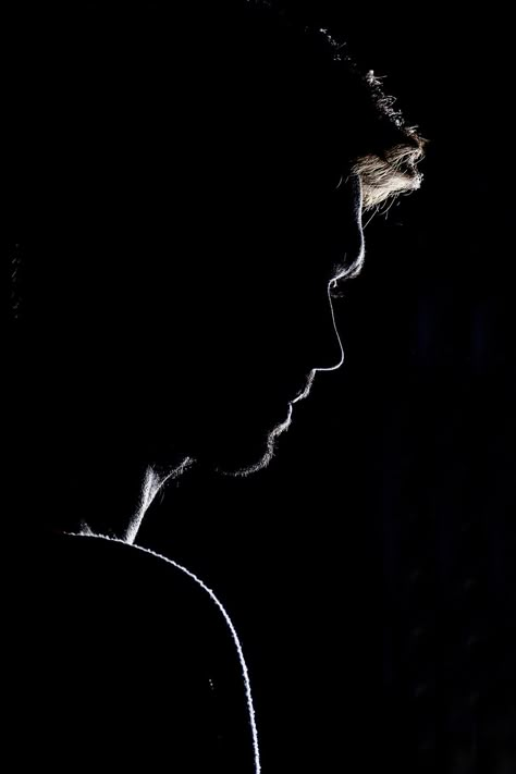 Man Silhouette Photography, Portrait Man Photography, Man Shadow Aesthetic, Shadow Man Aesthetic, One Light Portrait, Low Key Portraits, Shadow Man, Low Key Photography, Man Silhouette