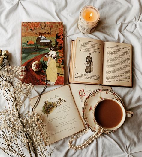 Photography Places, Book Flatlay, Bookstagram Inspiration, Cozy Aesthetic, Coffee Photography, Flat Lay Photography, Aesthetic Coffee, Cottagecore Aesthetic, Purple Light