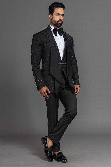 Latest Suit Designs Men, Designer Suits For Men Reception, Latest Tuxedo Designs For Groom, Latest Suit Design For Men 2023, Designer Black Suits For Men, Stylish Tuxedo For Men, Latest Tuxedo For Men, Black Suit Designs Men, Black Tuxedo For Men Wedding