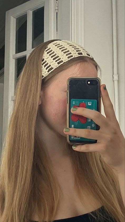 Chic Crochet Creations: Stylish Hairband Patterns Cottage Core Headband, Crochet Easy Headband, Crocheted Hair Bands, Crochet Headband Hairstyles, Crochet Headband Summer, Hairband Crochet Pattern, Aesthetic Crochet Headband, Crochet Headband Outfit, Crochet Summer Aesthetic