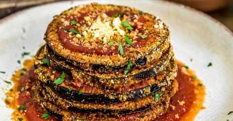 Whole Food, Plant-Based Thanksgiving Sample Menu & 7 Ways To Express Gratitude - Center for Nutrition Studies Baked Eggplant Slices, Vegan Eggplant Parmesan, Monkey And Me Kitchen Adventures, Monkey And Me, Healthy Oil, Italian Diet, Eggplant Recipes Parmesan, Vegan Eggplant, Eggplant Parm