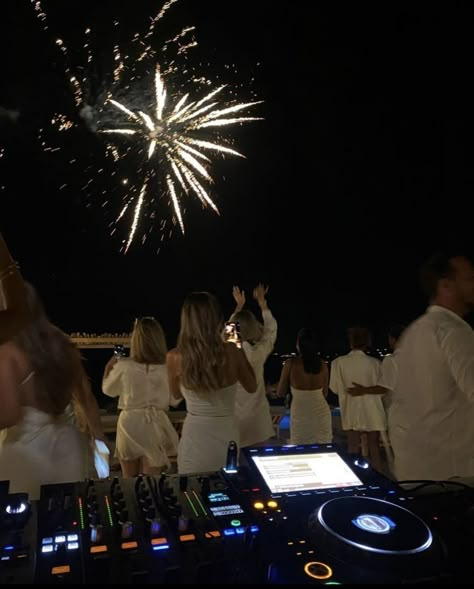 Barcelona Party, Stereo Love, Birkin Bags, Billionaire Lifestyle Luxury Living, Yacht Party, Social Circle, Dj Party, Yacht Life, 22nd Birthday