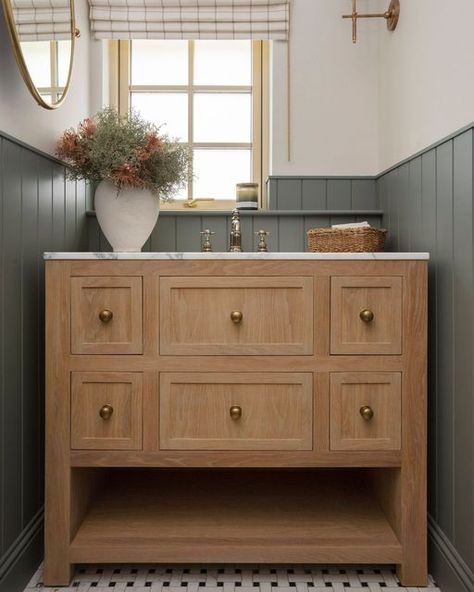 Parker Howley & Co on Instagram: "Introducing our bespoke vanity unit, designed by @studio_lbi  Crafted from solid oak with elegant brass knobs and a sleek marble countertop, this piece blends luxury with functionality. The perfect addition to elevate any space! ✨   Beautifully captured by @susielowestudio   Contact us to make your dream bathroom a reality: 🌐 www.parkerhowleynco.co.uk ☎ 03334440406 📧 enquiries@parkerhowleynco.co.uk  #BespokeDesign #LuxuryInteriors #VanityGoals #InteriorDesign #HomeInspiration" Bathroom Vanity Units Uk, Vanity Units Uk, Instagram Edit, Marble Countertop, Bathroom Vanity Units, Brass Knobs, Vanity Unit, Dream Bathroom, Marble Countertops