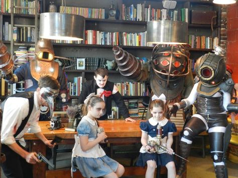 BioShock cosplay Bioshock Costume, Bioshock Cosplay, First Sewing Projects, Geeky Girls, Make A Character, Parenting Done Right, Funny Costumes, Family Costumes, Bioshock