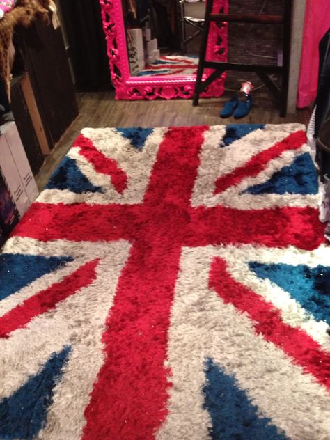 Union Jack Aesthetic, Carpet Uk, British Bedroom, London Flag, Carpet Bedroom, Carpet Samples, Uk Flag, 2000s Aesthetic, Uk London