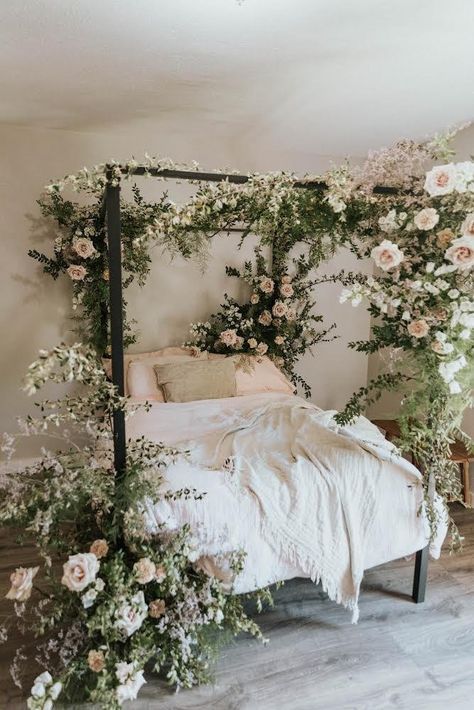 Opening a Brick & Mortar Floral Shop with Christina Yan Photography Studio Decor, Flower Shop Decor, Home Studio Ideas, Brides Room, Floral Installation, Floral Bedroom, Floral Installations, Floral Room, Flower Installation