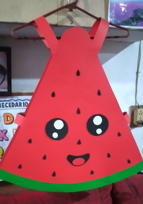 Watermelon Fancy Dress For Kids, Diy Watermelon Costume, Fruit Fancy Dress, Watermelon Costume, Fruit Costumes, Cardboard Costume, Kindergarten Projects, Book Day Costumes, Kids Carnival