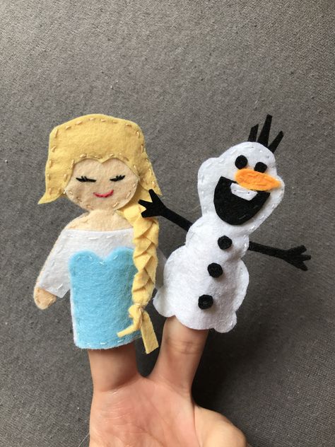 Olaf Puppet, Elsa Crafts, Frozen Felt, Felt Puppets, Puppets Diy, Felt Finger Puppets, Puppet Crafts, Felt Crafts Diy, Finger Puppet