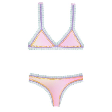 This PQ Kids bikini is positively breathtaking. Cool colorblocking and contrast stitching allow her to easily stand out every time she heads to the pool. Perfect for warm weather vacations, this stylish two-piece swimsuit is ready for sunny days. Cute Summer Bathing Suits, Preppy Bathing Suits, Preppy Bikinis, Pastel Swimsuit, Preppy Swimwear, Preppy Swimsuit, Candy Rainbow, Summer Bathing Suits, Tie Dye Rainbow