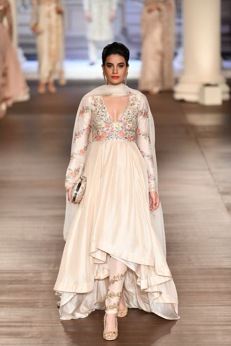 Shyamal & Bhumika at India Couture Week 2018 | Vogue India Anarkali Designs, Pakistani Fashion Party Wear, Designer Anarkali, Indian Dresses Traditional, Vogue India, Anarkali Suit, Couture Week, Indian Designer Outfits, Anarkali Dress