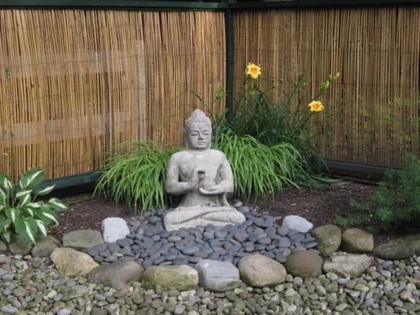 Mexican black stones and river rock | Zen Garden Designs & Ideas Zen Rock Garden Ideas, Easy Backyard Landscaping, Garden Ideas To Make, Zen Rock Garden, Buddha Garden, Zen Garden Design, Meditation Garden, Asian Garden, Easy Backyard