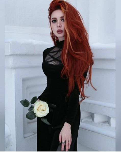 Pin by @ann.siren Goth Redhead, Crimson Hair, Red Hair Freckles, Visual Clothing, Goth Look, Long Red Hair, Size Difference, Cos Play, Ootd Summer