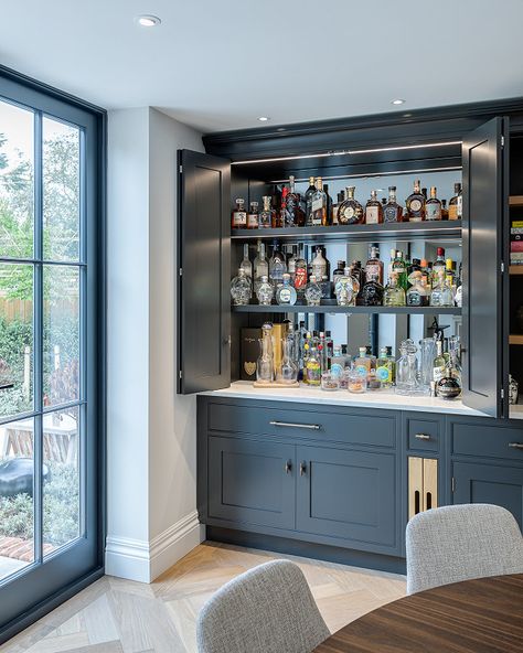 Built In Bar Cabinet, Wine Room Design, Large Open Plan Kitchens, Home Bar Cabinet, Home Bar Rooms, Industrial Style Kitchen, Cocktail Cabinet, Aesthetic Kitchen, Kitchen Views