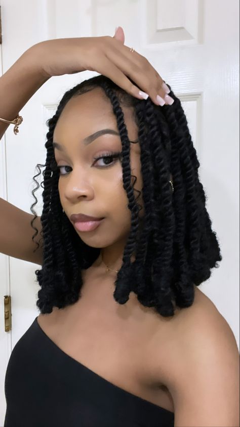 Short Hairstyle Black Woman Braids, Black Winter Hairstyles, Braids Twist For Black Women, Twist Black Women Natural Hair, Twists With Barrel Ends, Hảir Style Black Women Braids, Normal Braids Hairstyles, Twist Braids Short, Protective Hairstyles Braids Cornrows