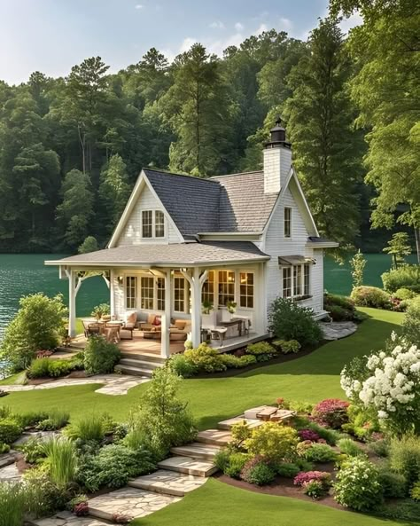 Modern Country House Aesthetic, Country House Aesthetic, Modern Country House, Country Modern Home, Cute Little Houses, Boho Contemporary, Cottage Style House Plans, Quaint Cottage, House Aesthetic