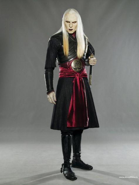 Prince Nuada, looking quite dashing in black and burgandy... (Click to view image full size.) Hellboy Nuada Prince, Hellboy 2 Prince Nuada, Hellboy Prince Nuada, Hellboy Golden Army, Hellboy The Golden Army, Nuada Silverlance, Goth Lipstick, Prince Nuada, Luke Goss