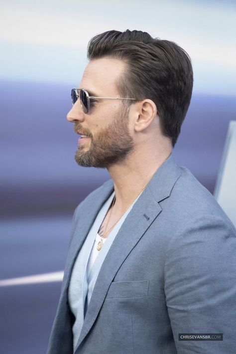 Chris Evans Side Profile, Chris Evans Long Hair, Chris Evans Haircut, Evans Aesthetic, Chris Evans Beard, Men Celebrities, Christopher Evans, Christopher Robert Evans, Ariana Grande Fans