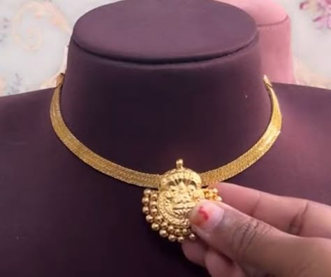 Old Model Necklace Designs Gold, Attigai Necklace Gold, Temple Set Jewellery, Traditional Gold Necklace, Plain Gold Jewellery, Elegant Gold Necklace, Ruby Necklace Designs, Ram Temple, Antique Gold Necklace