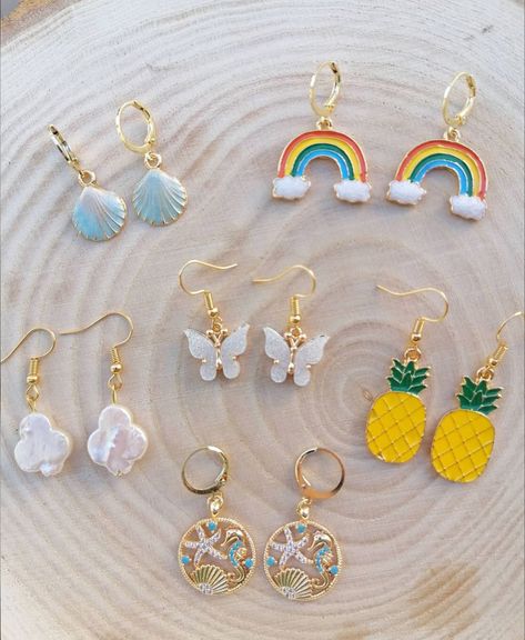 Diy Aesthetic Earrings, Diy Aretes Aesthetic, Earrings Photography Ideas, Aros Aesthetic, Aretes Aesthetic, Photography Earrings, Preppy Jewelry, Earrings Aesthetic, Diy Jewelry Unique