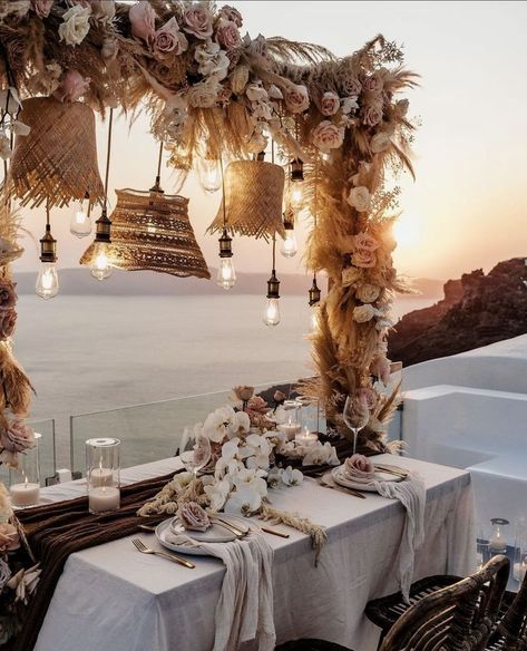 Instagram-grace_loves_lace Wedding Dinners, Brown Wedding Themes, Reception Interior, Santorini Wedding Venue, Santorini Elopement, Wedding Palettes, Cancun Destination Wedding, Engagement Decor, Ibiza Wedding