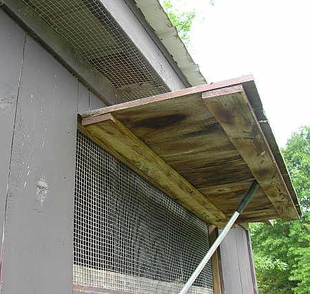 Chicken coop ventilation with window and soffits Chicken Coop Ventilation, Coop Ventilation, Hen Houses, Easy Chicken Coop, Chicken Home, Portable Chicken Coop, Diy Chicken Coop Plans, Chicken Feeders, Chicken Coop Run