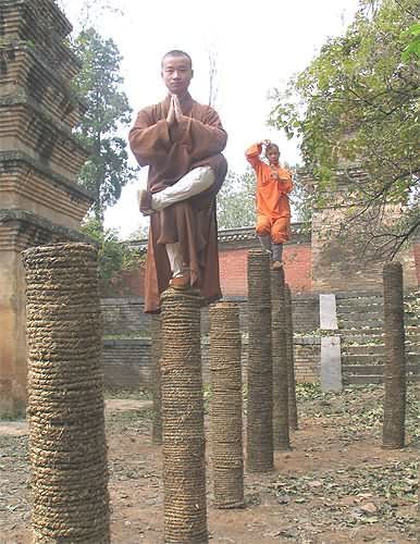 shaolin temple Shaolin Monastery, Kempo Karate, Marshal Arts, Shaolin Temple, Shaolin Monks, Shaolin Kung Fu, Kung Fu Martial Arts, Tai Chi Chuan, Pencak Silat