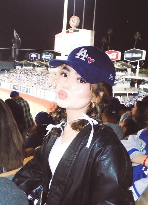 Dodgers Outfit, Dodgers Game, Dodgers Shirts, Baseball Girlfriend, Dodgers Girl, Dodger Game, Chicago Outfit, Game Aesthetic, Cute Work Outfits