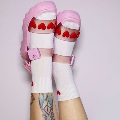 @harley_moon16 shows us how to wear the Melissa x Lazy Oaf Sandals #summeressentials #summerready #newshoes Demon Vtuber, Lazy Oaf, Shoe Inspo, Socks And Sandals, Summer Ready, Summer Essentials, Outfits Aesthetic, Fitness Inspo, New Shoes