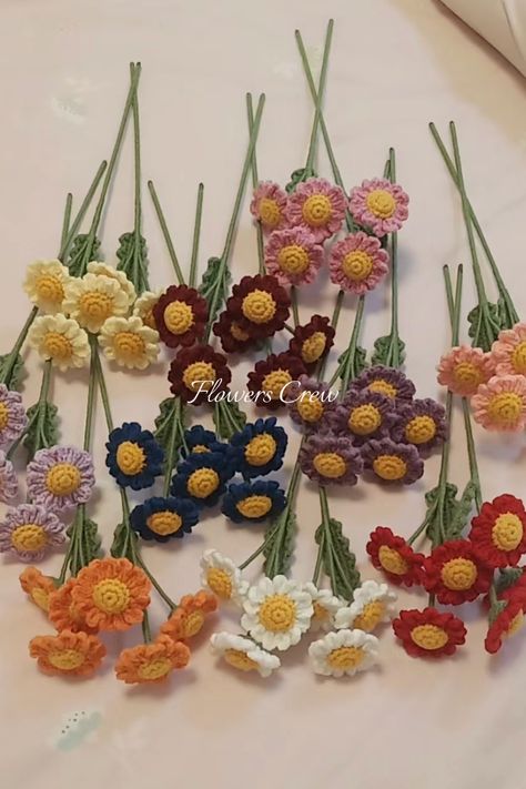 daisy flowers Daisy Flower Colors, Gerbera Daisy Crochet, Red Crochet Flowers, Crochet Wildflower Bouquet, Yellow Crochet Flowers, Crochet Wildflowers, Crochet Red Flower, Crochet Gerbera, Easy Crochet Flower