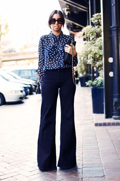 sheer navy polka dotted blouse and wide legged denims Navy Blue Blouse Outfit, Blue Blouse Outfit, Blue Pants Outfit, Wide Leg Trousers Outfit, Pants Outfit Work, Wide Leg Pants Outfit, Look Office, Navy Dress Pants, Leg Pants Outfit