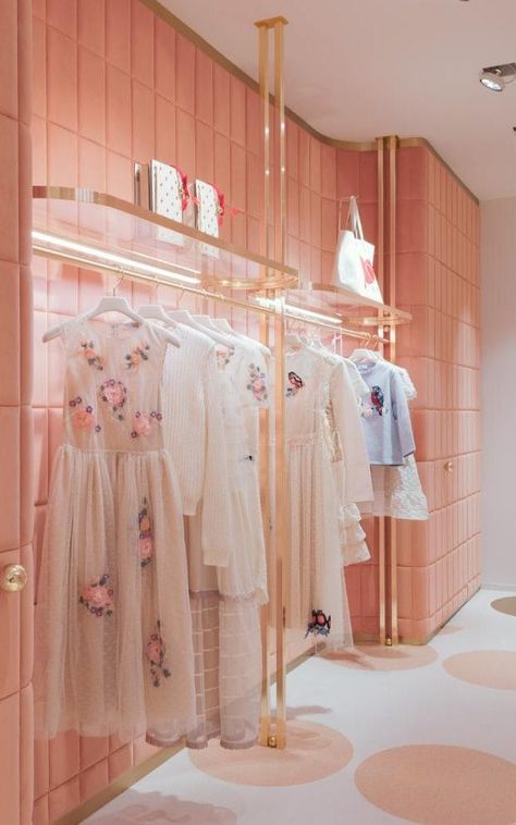 The India Mahdavi-designed REDValentino store in Rome A Clothing Store, Decoration Vitrine, Clothing Store Interior, Clothing Store Design, White Terrazzo, Design Café, Store Design Boutique, Boutique Interior Design, Boutique Decor