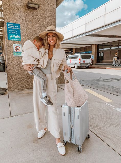 Green Bag Outfit, Hello Fashion Blog, Christine Andrew, Airplane Outfits, Second Guessing, Travel Outfit Plane, Airport Outfits, Grey Bodysuit, Amy Jackson