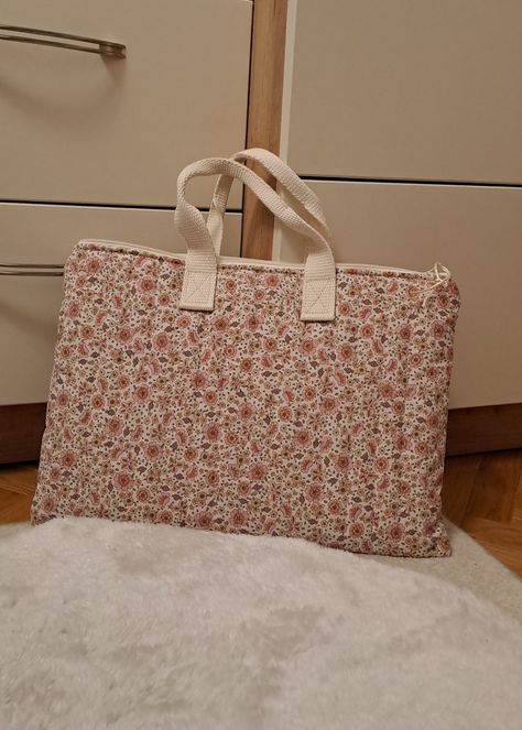 Laptop Bag Aesthetic, Linen Quilt, Bags Aesthetic, Computer Case, Laptop Bags, Macbook Case, Bag Handle, Laptop Sleeve, Laptop Sleeves