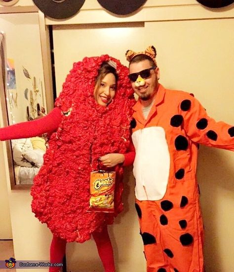 Chester the Cheetah and his Hot Cheeto - 2016 Halloween Costume Contest Cheeto Costume, Chester The Cheetah, Creative Couples Costumes, Clever Couples Halloween Costumes, Pickle Costume, Cheetah Halloween Costume, Cheetah Costume, Food Halloween Costumes, Couples Costumes Creative