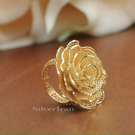 Flower Gold Rings, Flower Gold Ring, Gold Rose Ring, Unique Gold Jewelry Designs, Face P, Bridal Jewellery Design, Gold Bridal Jewellery Sets, Gold Jewelry Stores, Bridal Jewelry Collection