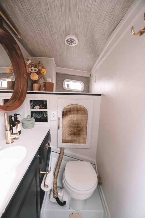 Blue Planet - Sailing Eternal Tides Sailboat Bathroom Ideas, Sailboat Renovation Interior Design, Boat Bathroom Ideas, Sailing Boat Interior, Westerly Centaur, Sailboat Bathroom, Sailing Interior, Yacht Decor Boat Interior, Sailboat Interior Ideas