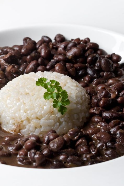 Copycat Chili's Black Beans - Made with black beans, sugar, ground cumin, chili powder, garlic powder | CDKitchen.com Cuban Black Beans, Black Beans And Rice, Black Bean Recipes, Cuban Cuisine, Meal Prep Clean Eating, Beans And Rice, Cuban Recipes, Heart Healthy Recipes, Bean Recipes