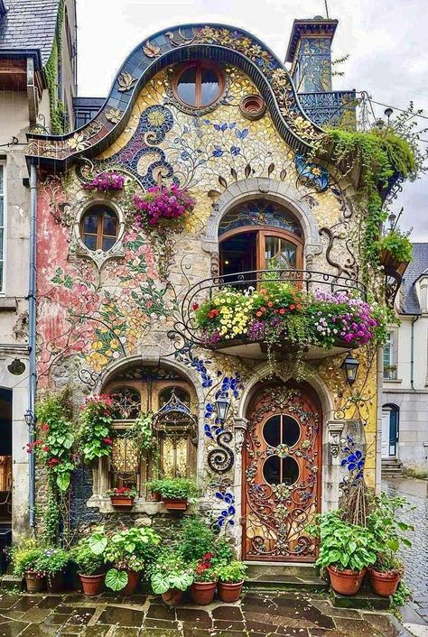 Maximalist Exterior House, Funky Buildings, Whimsical House, Fairytale Houses, Cute Cottages, Fairytale House, Bohemian House, Storybook Cottage, Art Nouveau Architecture