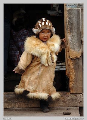 small child in fur coat... Uploaded by www.1stand2ndtimearound.etsy.com #Annoth #etsy #1stand2ndtimearound Kids Around The World, Jolie Photo, World Cultures, People Of The World, 인물 사진, People Around The World, Little People, First World, Beautiful World