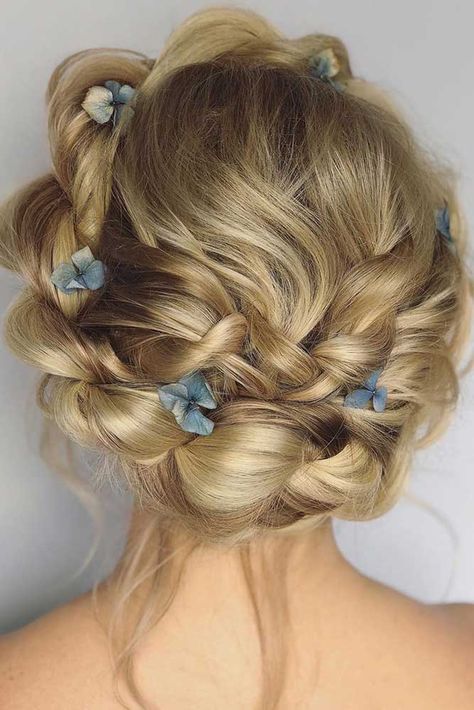 Easy Hairstyles: It Is Time to Reinvent That Spring Break Look of Yours Short Curly Updo, Prom Hair Updo, Prom Hairstyles For Short Hair, Fairy Hair, Prom Hairstyles For Long Hair, Trending Hairstyles, Prom Hairstyles, Formal Hairstyles, Box Braids Hairstyles