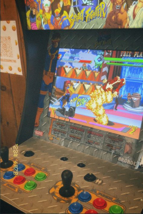 Underground Street Fighter Aesthetic, Street Fighter Aesthetic, Street Fighter Arcade, Aesthetic Shots, Retro Arcade Machine, Game Aesthetic, Street Fighter 2, Retro Arcade, Arcade Machine